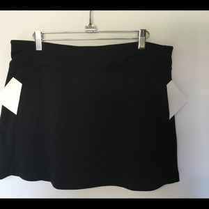 PGA TOUR Airflux black golf/tennis skirt/sz L, great condition.